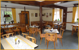 Gem&uuml;tliche Stube im Forsthaus